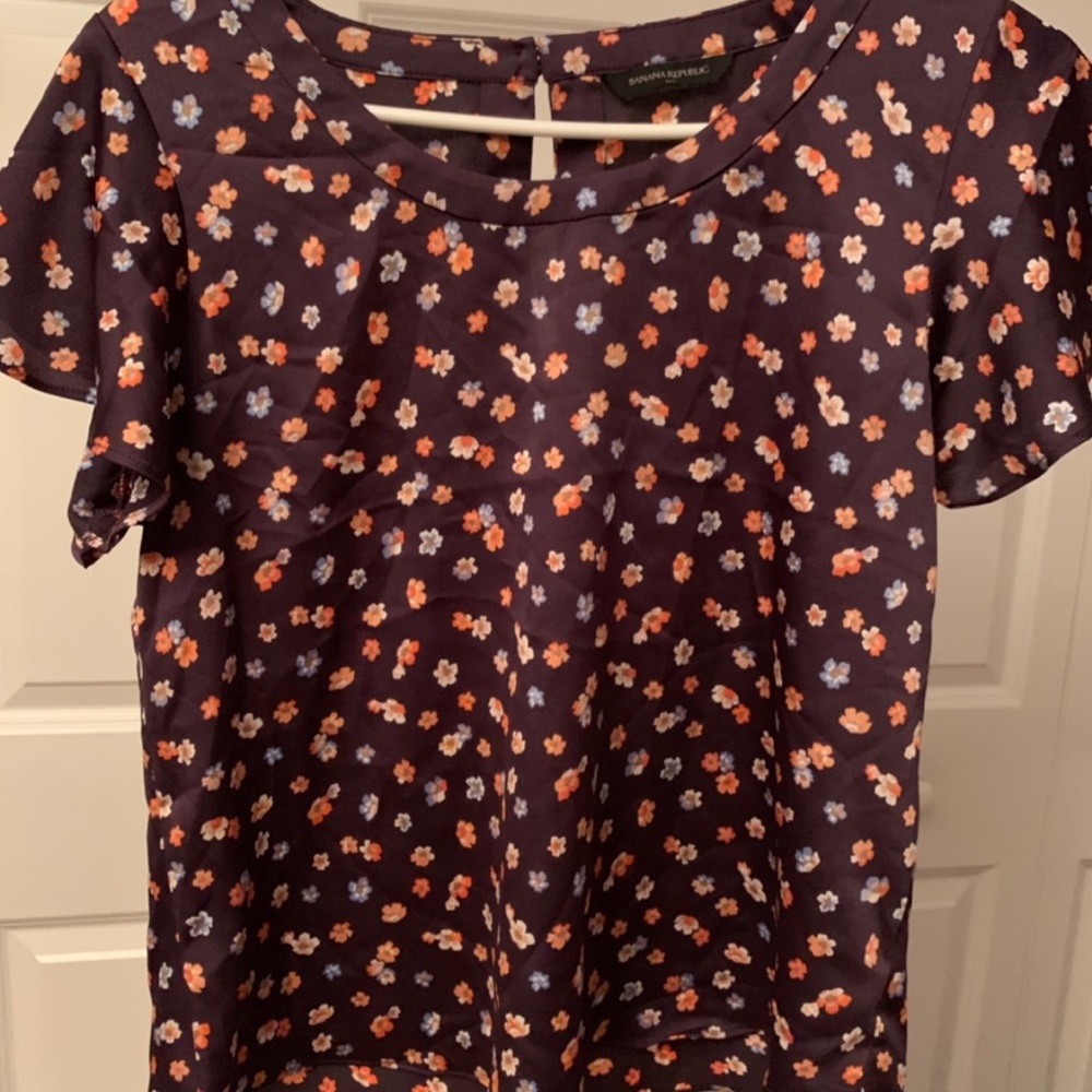 Banana republic purple floral top❣️